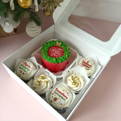 Набор: Рождественский венок и капкейки ассорти
