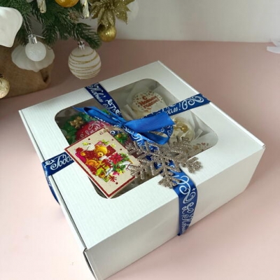 Набор: Рождественский венок и капкейки ассорти