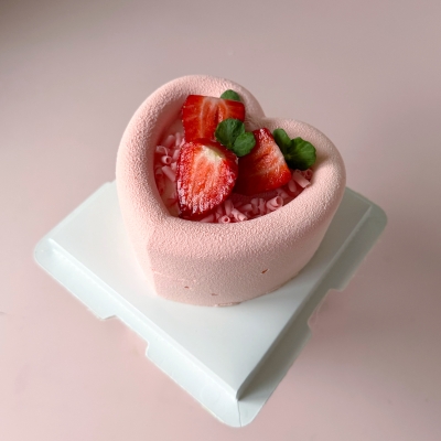 Муссовый бенто торт «клубничный пломбир»